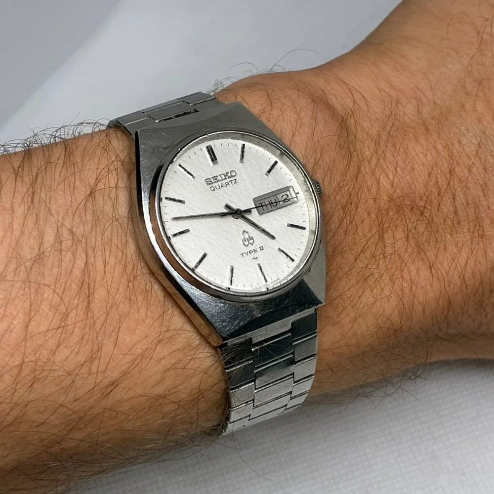 Seiko Type II 7123-7000 Quartz Men Watch Silver  Day Date-Working!